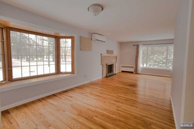 Building Photo - 229 Little Falls Rd