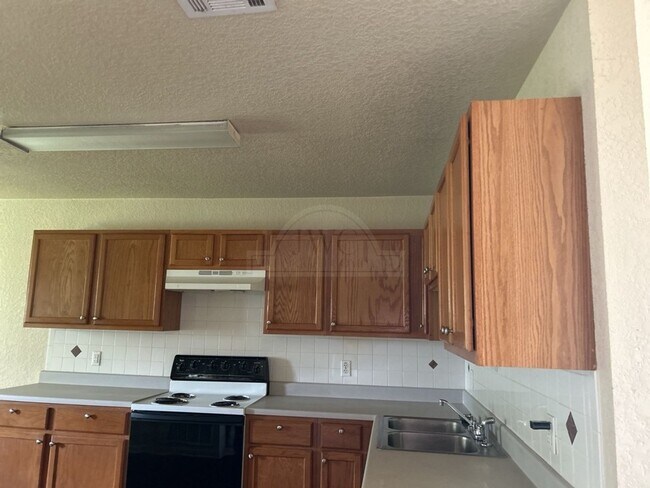 Foto del edificio - 1600 Dugger Cir