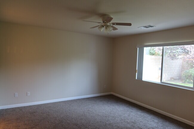 Building Photo - 10100 Grand View Summit Dr