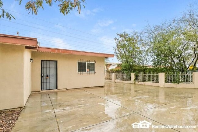 Building Photo - For Rent Newly Remodeled 974 W Hawaii Dr T...
