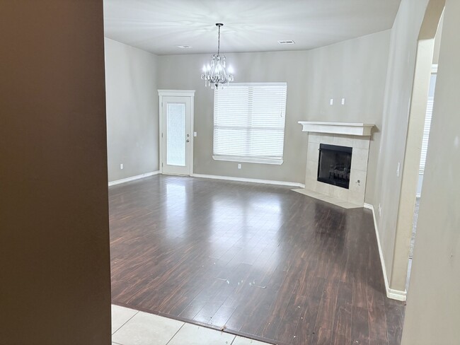 Building Photo - Three bedroom home in Edmond!