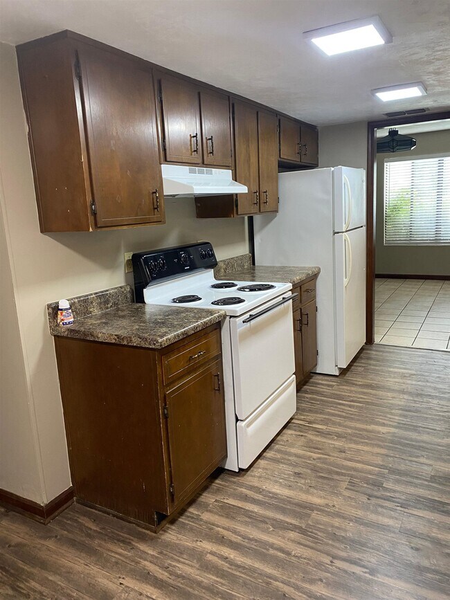Foto del edificio - 3312 Whitney Dr W