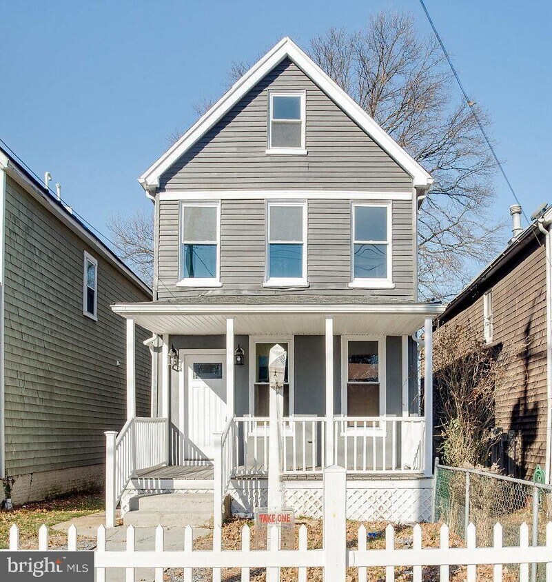 Primary Photo - 2612 Washington Blvd