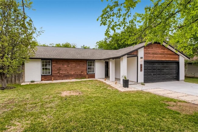 Building Photo - 604 Garden Path Dr