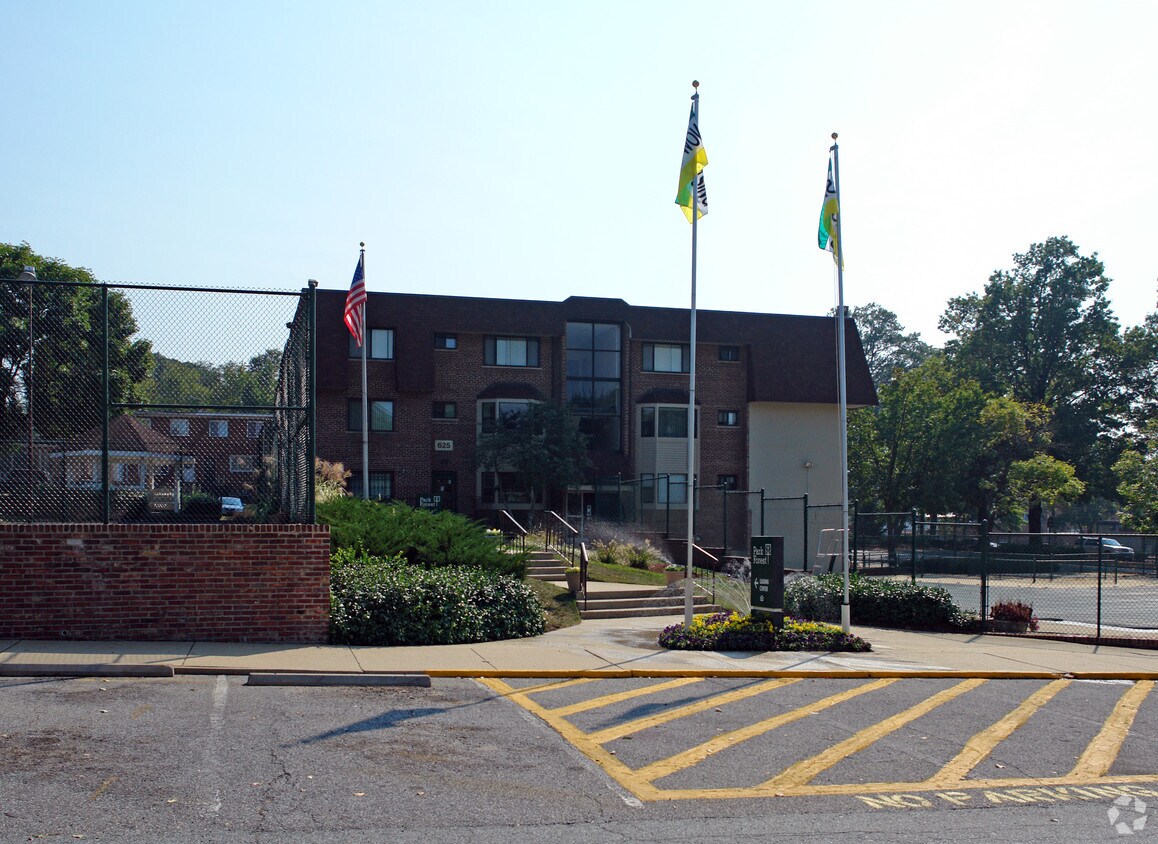 Park Forest Apartments 625 Audrey Ln Oxon Hill, MD Apartments for