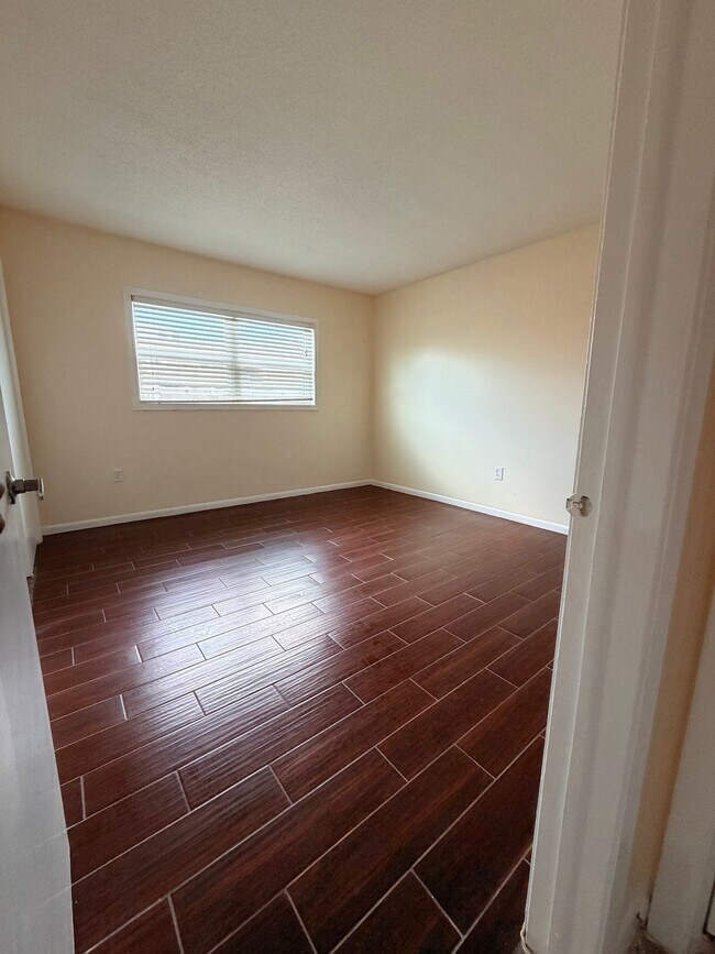 Foto del edificio - 13214 Bunn Cir