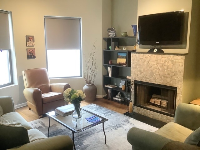 Foto del edificio - 5216 N Kenmore Ave