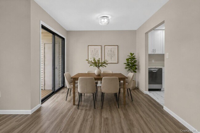 Foto del edificio - 14 Scarborough Ln