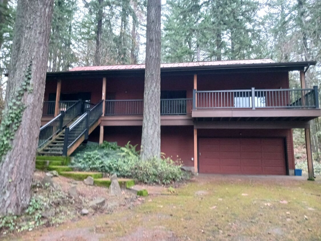 Foto principal - Woodland Setting- West Linn 3 Bedroom 2.5 ...