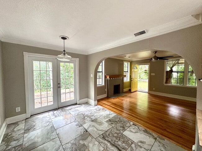Building Photo - 8619 Groveland Dr