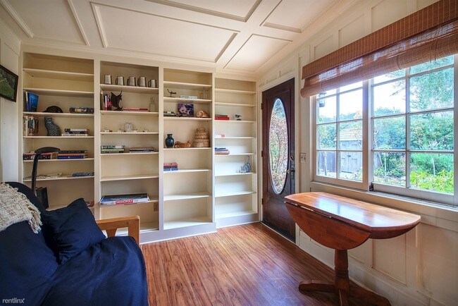 Building Photo - 3 br, 2.5 bath House - 3722 Gate House by-...