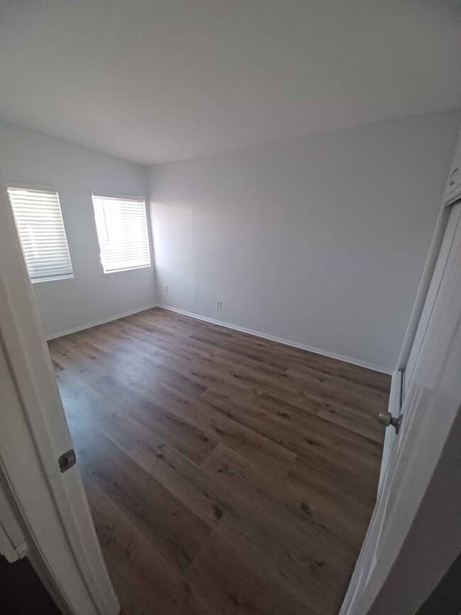 Building Photo - 751 Jewell Dr