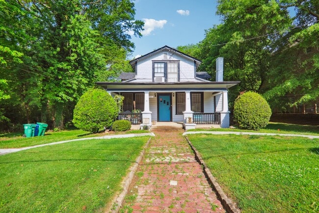 Building Photo - 2728 Tallulah Dr NE