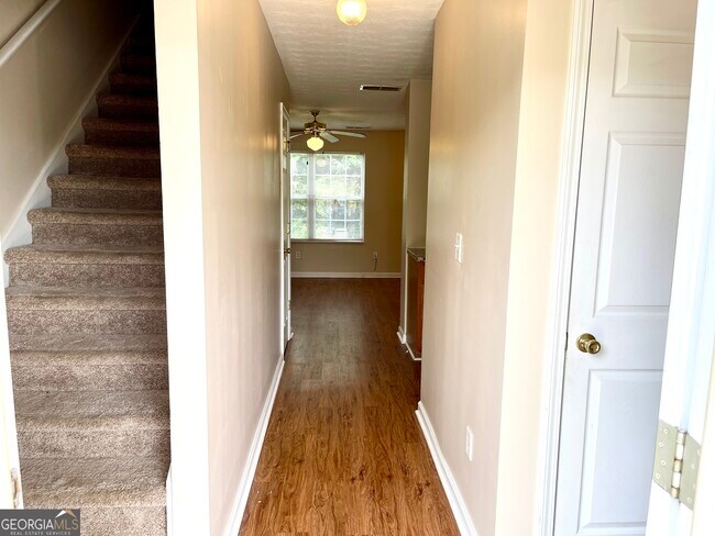 Building Photo - 2710 Marlin Dr