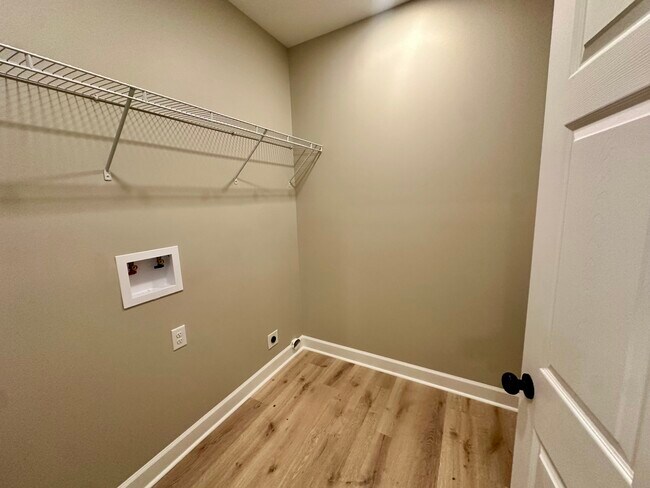 Foto del edificio - 228 Sylvan Rd