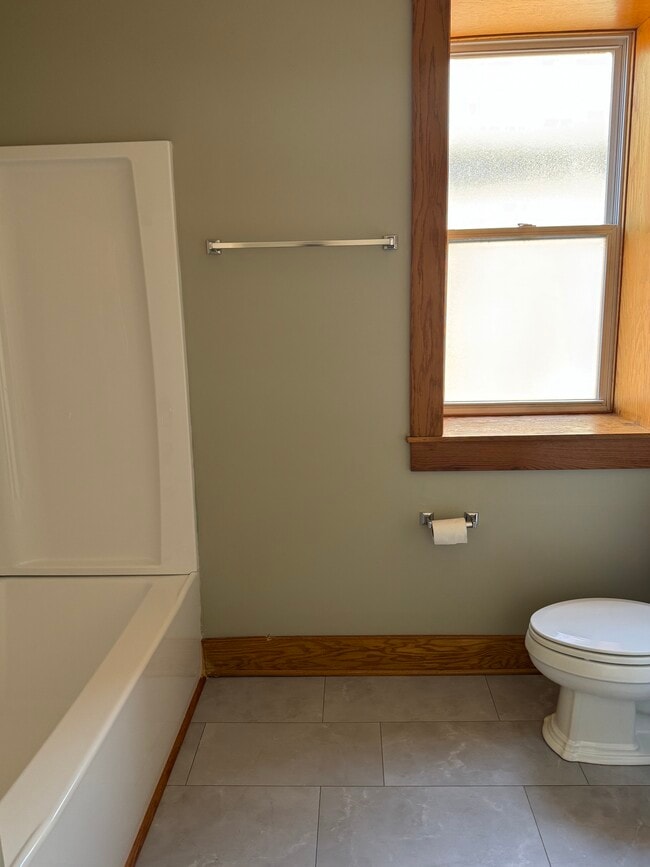 Newly renovated bath - 504 Bellefontaine Ave