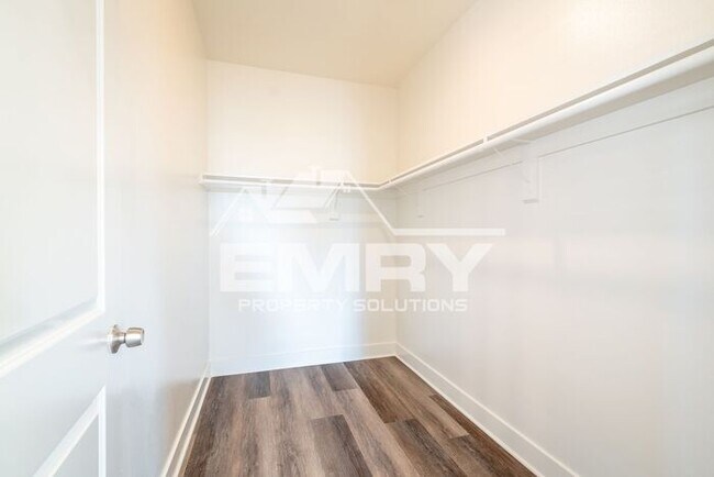 Building Photo - Recently Remodeled 4 Bedroom House at 850 ...