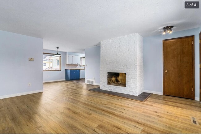 Building Photo - 606 E 35th Ave