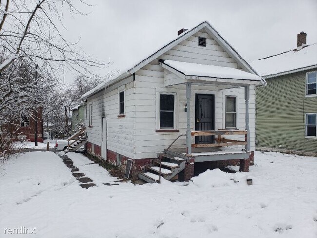 Building Photo - 2 br, 1 bath House - 841 Wallis Avenue