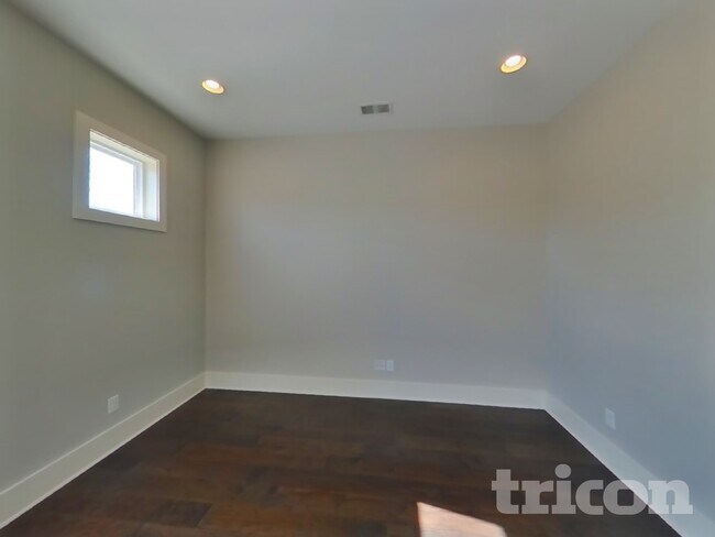 Building Photo - 1257 Hillwood Private Cove