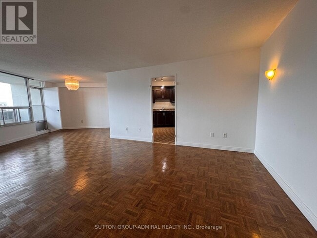 Building Photo - 5 Shady Golfway