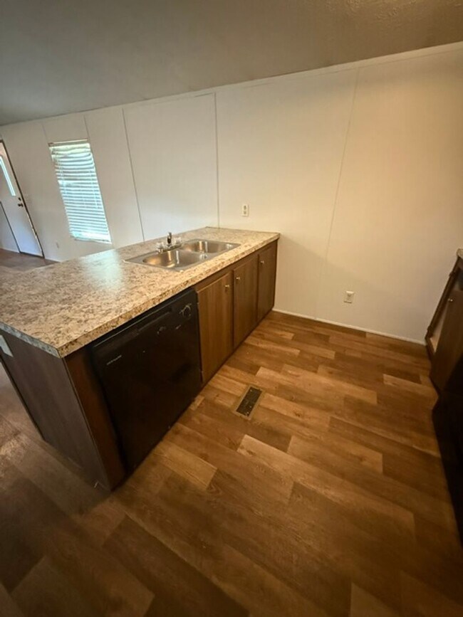 Foto del edificio - For Rent