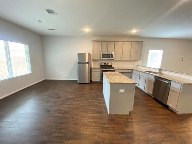 Foto del edificio - 220 Timber Brook Dr