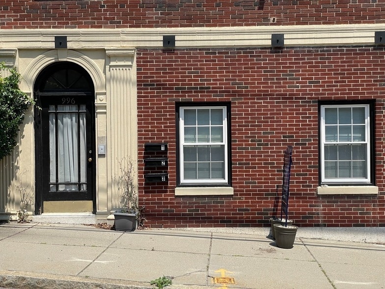 Primary Photo - 996 Chestnut St