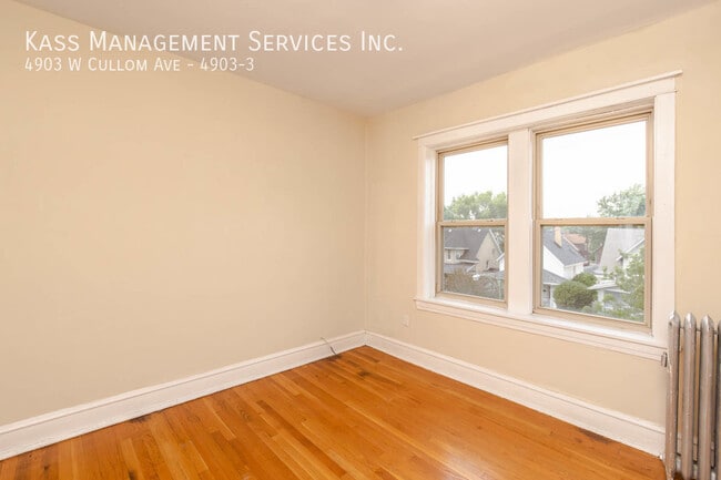 Building Photo - 4903 W Cullom Ave