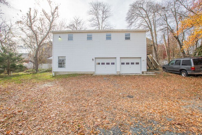 Building Photo - Beautiful 3 BR/2 BA Single-Family Home in ...