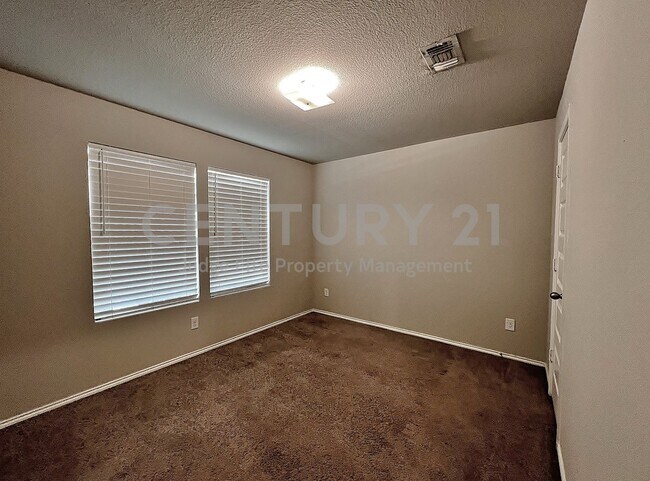 Foto del edificio - Charming 4/2/2 Cape Cod-Style Home in The Villages at Mayfield!