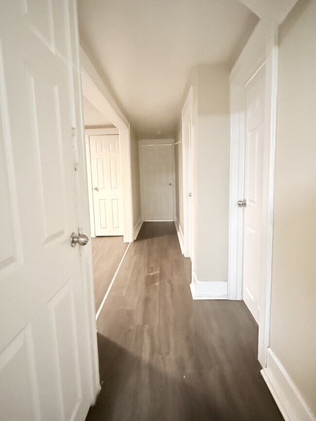 Photo du bâtiment - 1073 Albert Rd