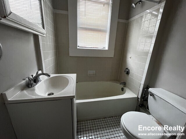 Foto del edificio - 48 JFK St. Unit 15