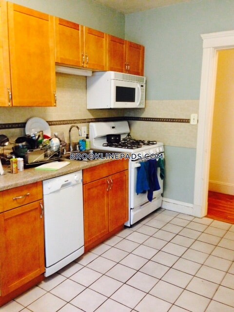Primary Photo - 104 Toxteth St
