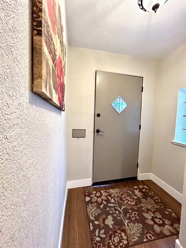 front entry - 2925 Newton St