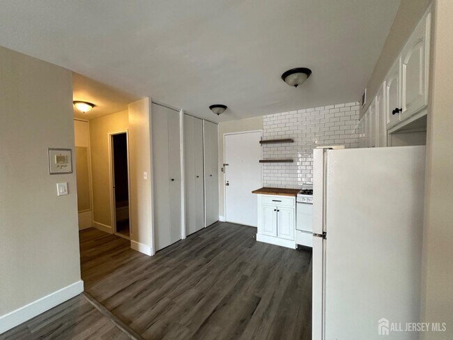 Foto del edificio - 123 S Adelaide Ave