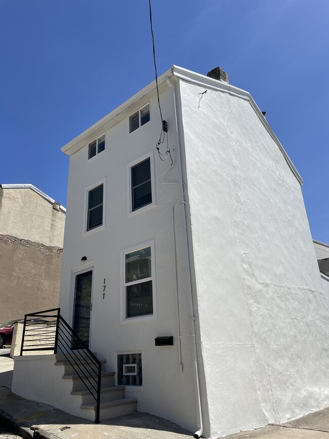 Foto del edificio - 177 Maiden St