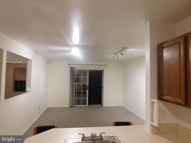 Building Photo - 101 N Caroline Pl