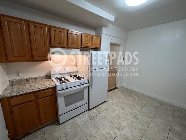 Building Photo - 100 Sewall Ave