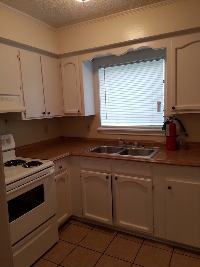 Building Photo - 118 Oak Ridge Ave