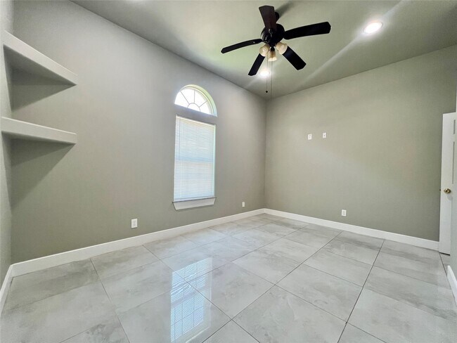Foto del edificio - 216 Thorn Ridge St