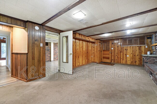 Building Photo - 1231 Marcia Dr