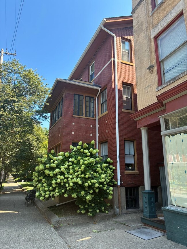 Building Photo - 1445 S 2nd St