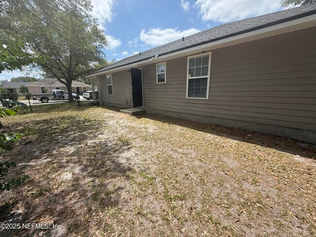 Foto del edificio - 3686 Wood Creek Ln