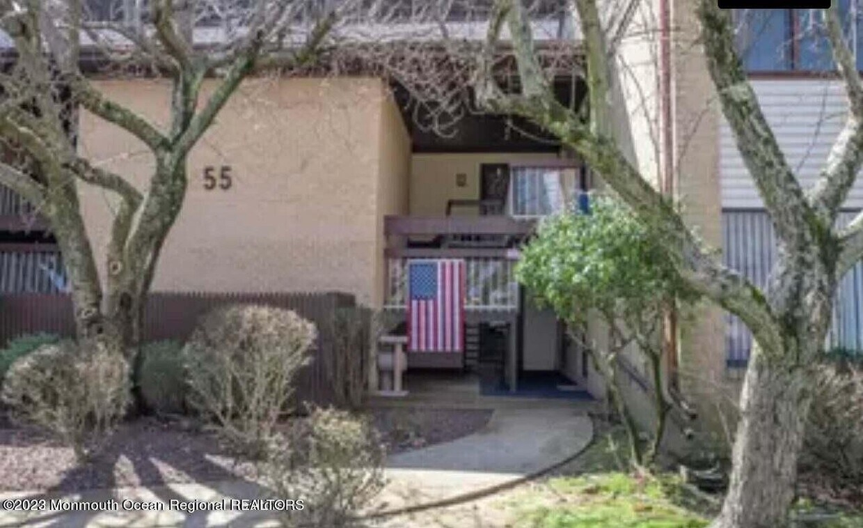 Primary Photo - 55 Amberly Dr