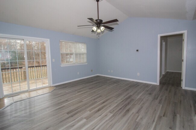 Foto del edificio - 21726 Lindsay Ln