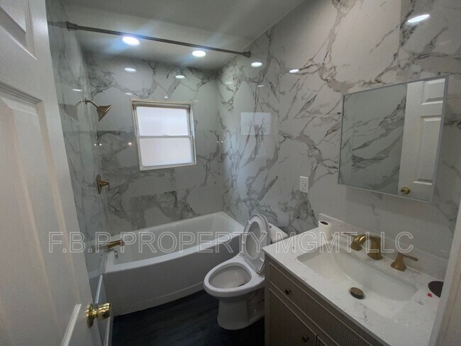Foto del edificio - 8435 Westwood St