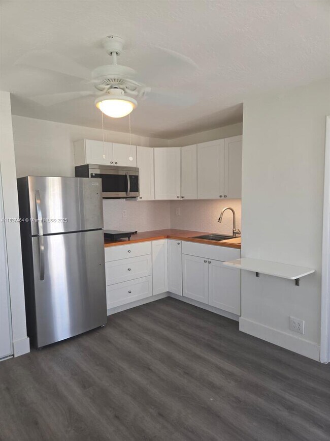 Foto del edificio - 2115 N 17th Ct