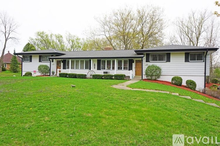 Primary Photo - N48W18961 Pleasant View Dr