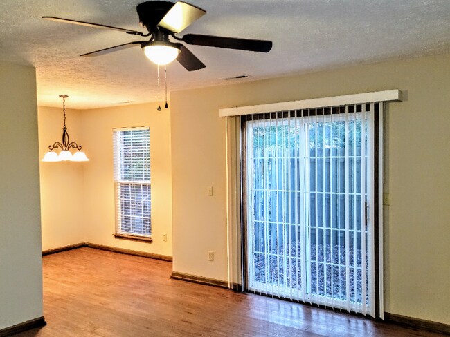 Foto del edificio - 370-414 Waterside Ave
